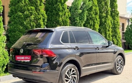 Volkswagen Tiguan II, 2018 год, 2 675 000 рублей, 4 фотография