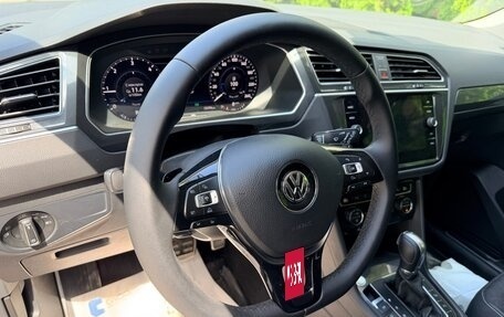 Volkswagen Tiguan II, 2018 год, 2 675 000 рублей, 19 фотография