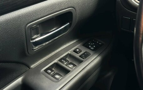 Mitsubishi Outlander III рестайлинг 3, 2017 год, 1 895 000 рублей, 14 фотография