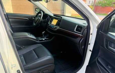 Toyota Highlander III, 2015 год, 3 500 000 рублей, 4 фотография
