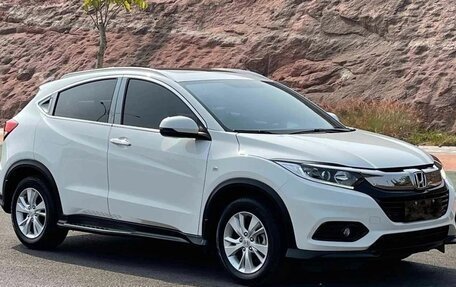 Honda Vezel, 2022 год, 1 637 000 рублей, 1 фотография
