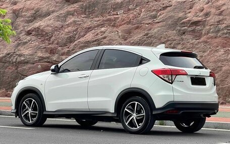 Honda Vezel, 2022 год, 1 637 000 рублей, 3 фотография