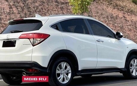 Honda Vezel, 2022 год, 1 637 000 рублей, 5 фотография