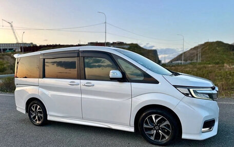 Honda Stepwgn IV, 2018 год, 1 900 000 рублей, 5 фотография