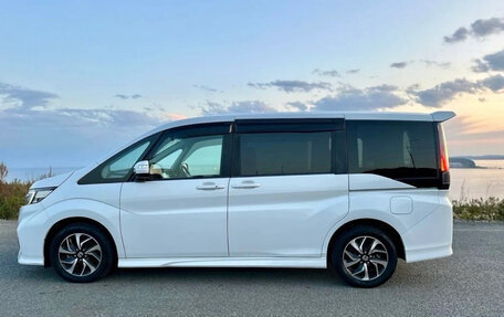 Honda Stepwgn IV, 2018 год, 1 900 000 рублей, 6 фотография