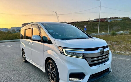 Honda Stepwgn IV, 2018 год, 1 900 000 рублей, 4 фотография