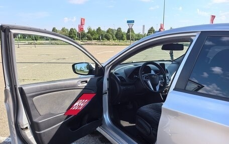 Hyundai Solaris II рестайлинг, 2012 год, 820 000 рублей, 12 фотография