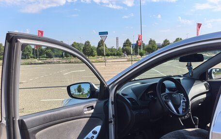 Hyundai Solaris II рестайлинг, 2012 год, 820 000 рублей, 13 фотография