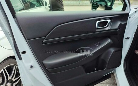 Honda Vezel, 2021 год, 2 280 000 рублей, 32 фотография