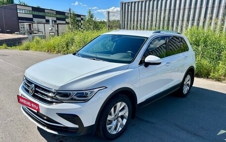 Volkswagen Tiguan II, 2021 год, 3 750 000 рублей, 2 фотография