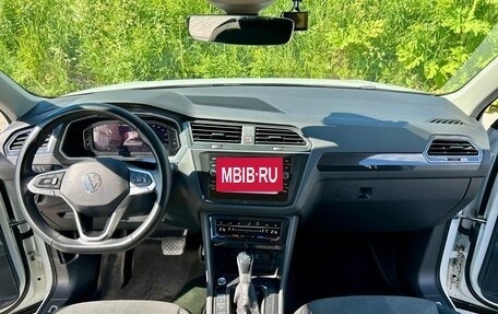 Volkswagen Tiguan II, 2021 год, 3 750 000 рублей, 21 фотография
