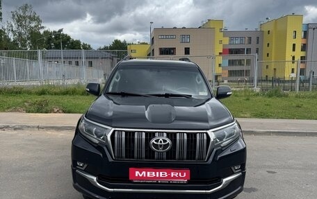 Toyota Land Cruiser Prado 150 рестайлинг 2, 2018 год, 5 200 000 рублей, 2 фотография