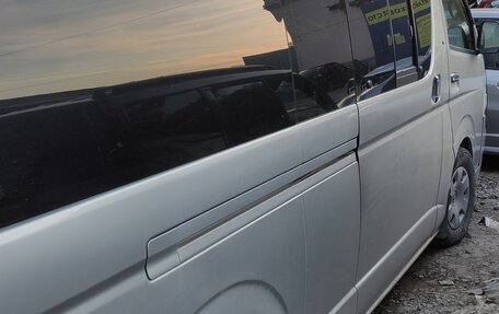 Toyota HiAce H200, 2008 год, 1 550 000 рублей, 14 фотография
