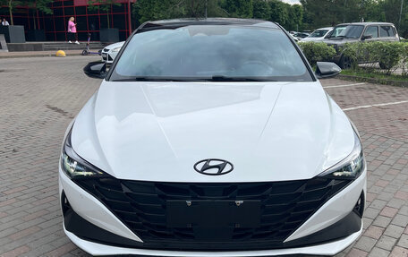 Hyundai Elantra, 2023 год, 1 799 021 рублей, 2 фотография