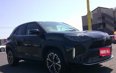 Toyota Yaris Cross, 2022 год, 1 250 000 рублей, 3 фотография