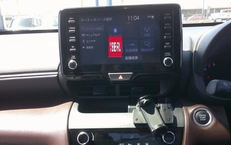 Toyota Yaris Cross, 2022 год, 1 250 000 рублей, 10 фотография