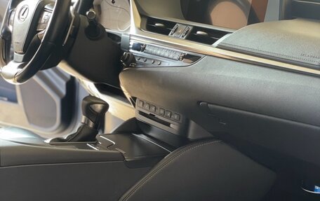 Lexus ES VII, 2018 год, 3 150 000 рублей, 17 фотография