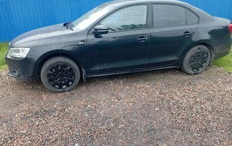 Volkswagen Jetta VI, 2013 год, 650 000 рублей, 3 фотография