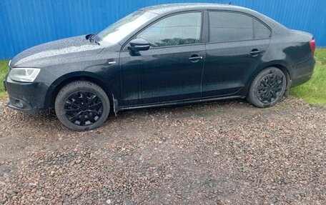 Volkswagen Jetta VI, 2013 год, 650 000 рублей, 2 фотография