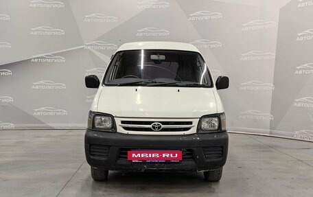 Toyota Town Ace III, 2002 год, 355 000 рублей, 2 фотография