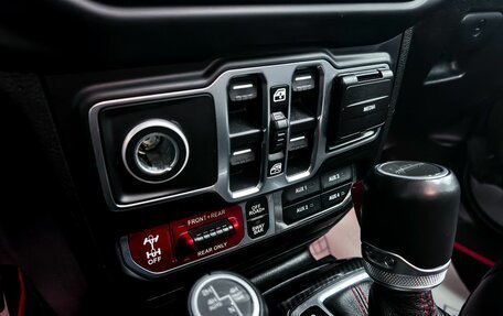 Jeep Gladiator, 2020 год, 5 700 000 рублей, 23 фотография