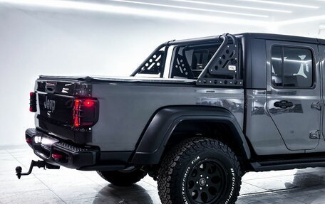 Jeep Gladiator, 2020 год, 5 700 000 рублей, 33 фотография