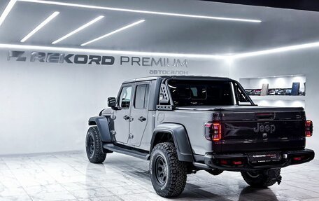 Jeep Gladiator, 2020 год, 5 700 000 рублей, 29 фотография