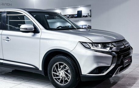Mitsubishi Outlander III рестайлинг 3, 2018 год, 2 019 000 рублей, 3 фотография