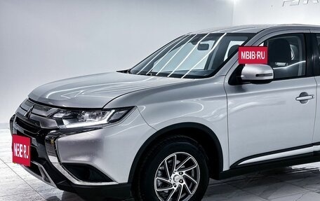 Mitsubishi Outlander III рестайлинг 3, 2018 год, 2 019 000 рублей, 6 фотография