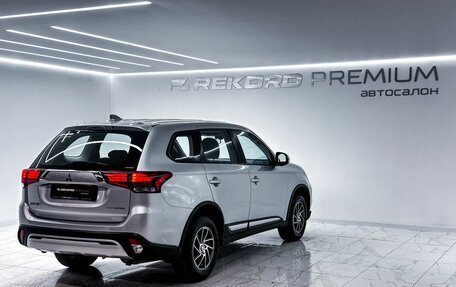 Mitsubishi Outlander III рестайлинг 3, 2018 год, 2 019 000 рублей, 26 фотография