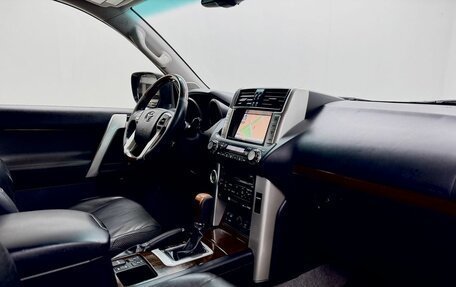 Toyota Land Cruiser Prado 150 рестайлинг 2, 2011 год, 2 700 000 рублей, 11 фотография