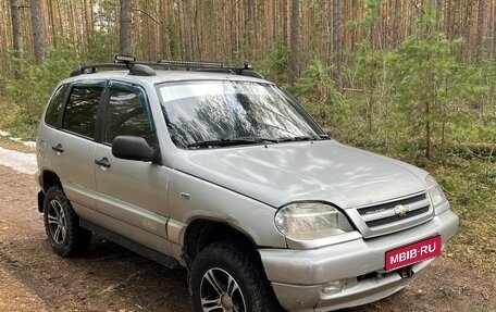 Chevrolet Niva I рестайлинг, 2004 год, 250 000 рублей, 1 фотография