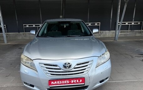 Toyota Camry, 2006 год, 700 000 рублей, 1 фотография