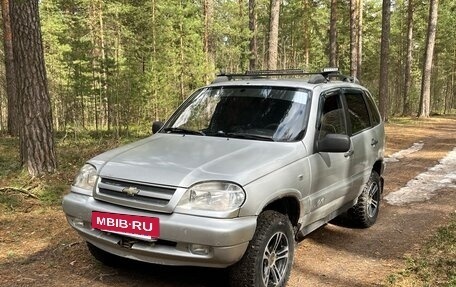 Chevrolet Niva I рестайлинг, 2004 год, 250 000 рублей, 2 фотография