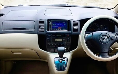 Toyota Corolla Spacio II, 2006 год, 550 000 рублей, 16 фотография