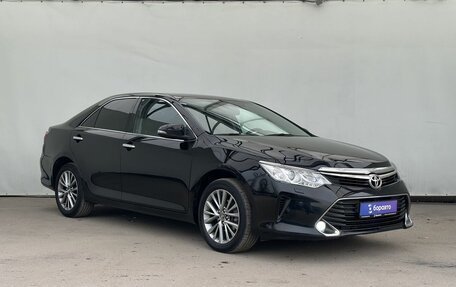 Toyota Camry, 2017 год, 1 980 000 рублей, 2 фотография