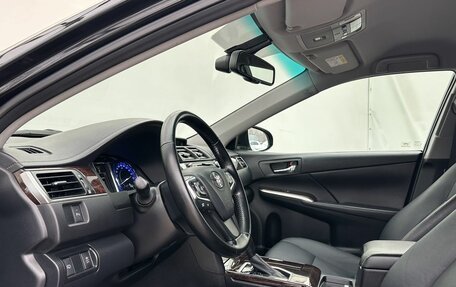 Toyota Camry, 2017 год, 1 980 000 рублей, 10 фотография