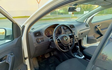 Volkswagen Polo VI (EU Market), 2017 год, 900 000 рублей, 5 фотография