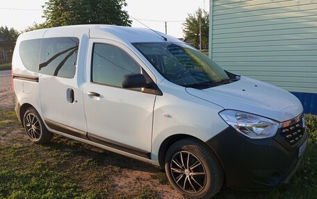 Renault Dokker, 2018 год, 840 000 рублей, 2 фотография