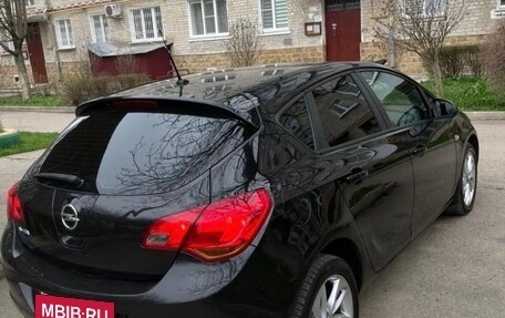 Opel Astra J, 2010 год, 700 000 рублей, 3 фотография