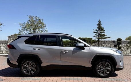 Toyota RAV4, 2022 год, 3 000 000 рублей, 6 фотография
