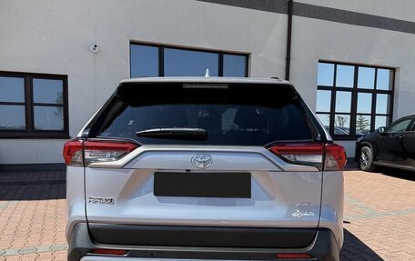 Toyota RAV4, 2022 год, 3 000 000 рублей, 5 фотография