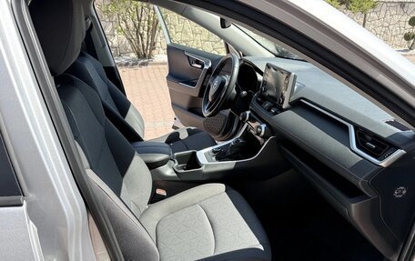 Toyota RAV4, 2022 год, 3 000 000 рублей, 9 фотография