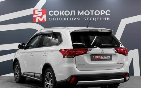 Mitsubishi Outlander III рестайлинг 3, 2015 год, 1 949 900 рублей, 4 фотография