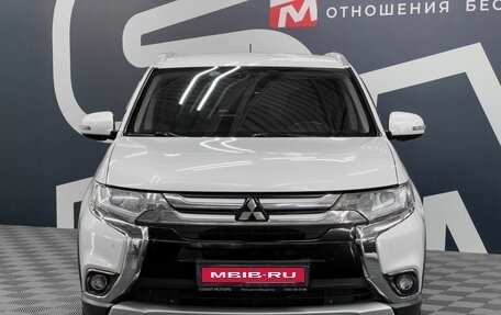 Mitsubishi Outlander III рестайлинг 3, 2015 год, 1 949 900 рублей, 2 фотография