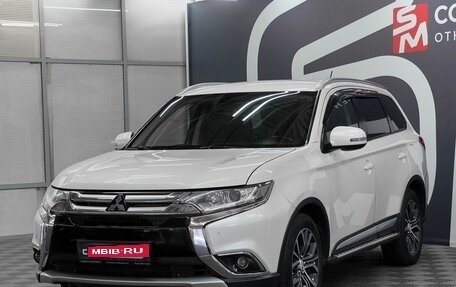 Mitsubishi Outlander III рестайлинг 3, 2015 год, 1 949 900 рублей, 3 фотография