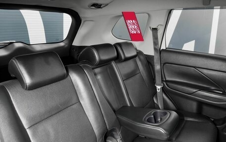 Mitsubishi Outlander III рестайлинг 3, 2015 год, 1 949 900 рублей, 20 фотография