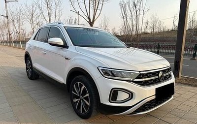 Volkswagen T-Roc I, 2023 год, 1 870 000 рублей, 1 фотография