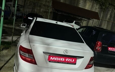 Mercedes-Benz C-Класс, 2011 год, 1 300 000 рублей, 1 фотография