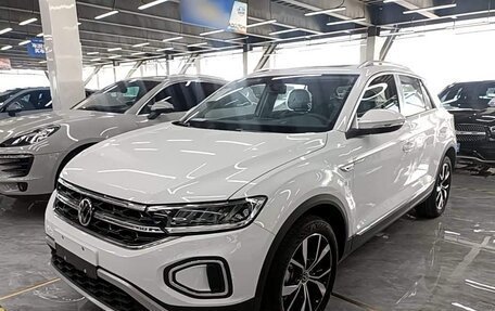 Volkswagen T-Roc I, 2026 год, 2 330 000 рублей, 1 фотография